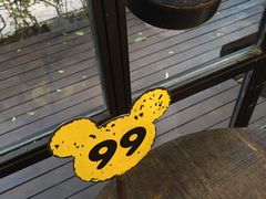 -莓园冰淇淋店
