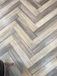 -丁和李朴美发沙龙