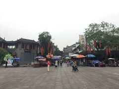 -巴陵广场