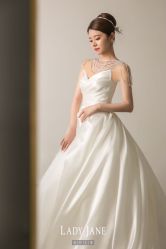 -Lady  Jane高端婚纱礼服馆