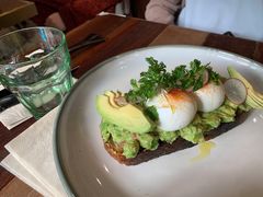 牛油果温泉蛋吐司-O'mills Sourdough Bakery&Bistro(永嘉路店)