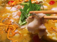 -山城外·非遗酸菜鱼(新都汇融店)