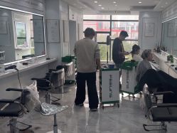 -镁连社·美联社