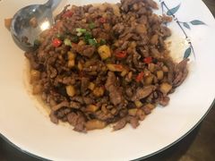 酸萝卜炒牛肉-祥云精致湘菜馆(东1时区店)