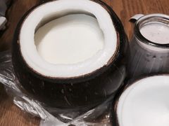 -志龙皇冠吃货椰子铺