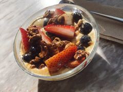 野莓核桃蜂蜜希腊酸奶-The Rug Cafe(王府中环店)