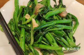 Stir-Fried Cabbage with Garlic