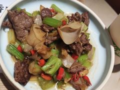-老乡鸡(上海白玉兰广场店)