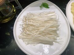 -红鼎豆捞·非遗鲍皇汤火锅(宝丰路店)