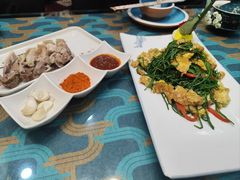 -三江源美食城