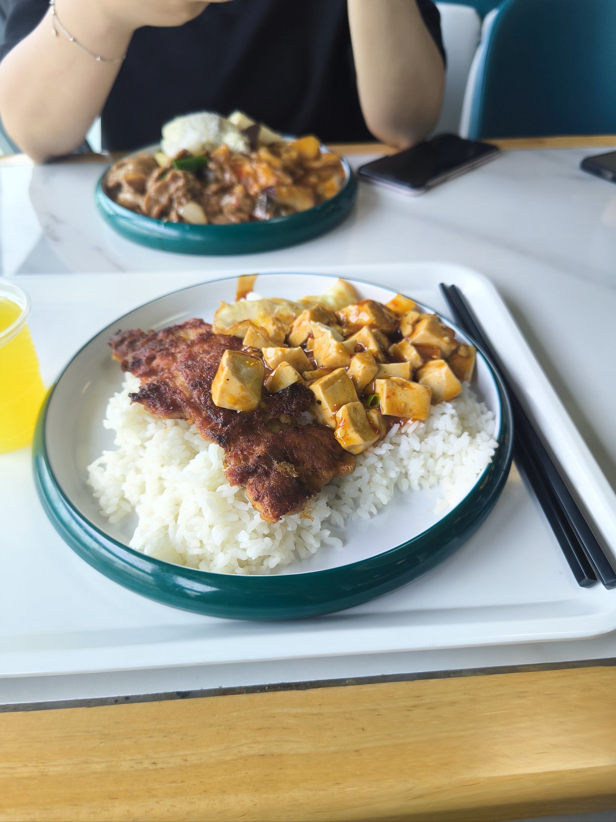 啊啊啊,学校食堂的饭菜真的会让人吃胖的!