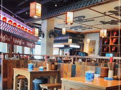 大堂-先启半步颠小酒馆(白麓里店)
