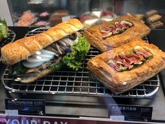 -星巴克臻选(盐城金鹰聚龙湖店)