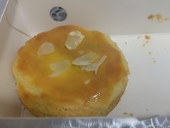 芋泥蛋黄酥-鲍师傅糕点(台东步行街店)