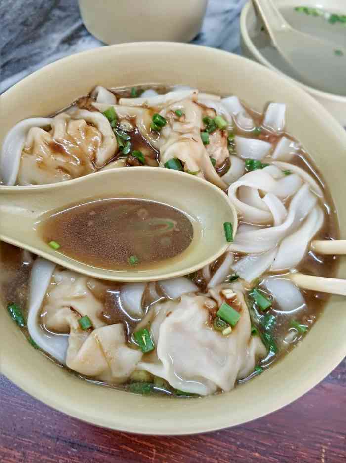 阿洲面家-"四粒云吞,若干牛腩,一大碗河粉16蚊,值."-大众点评移动版