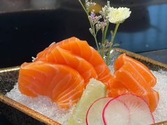 三文鱼厚切-一里樱栩·中华日料(东城店)