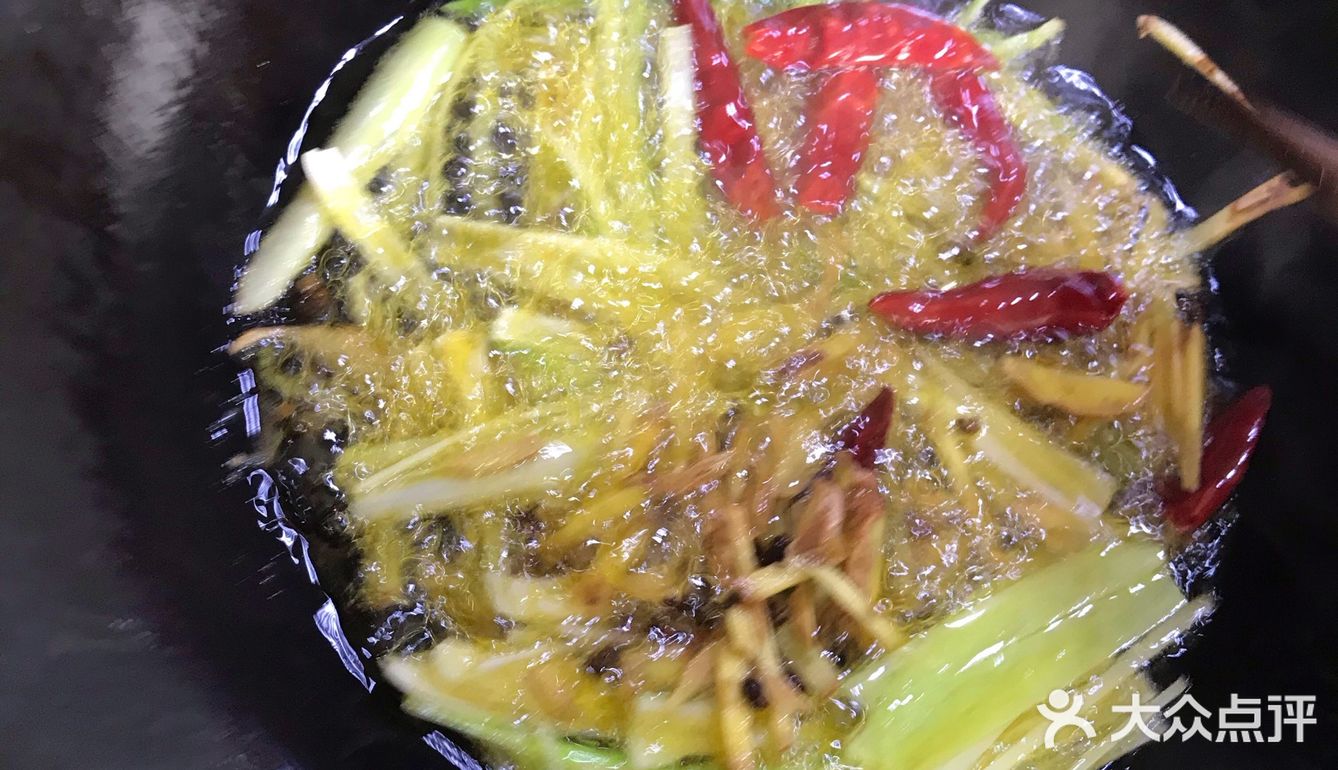 ️在家研究新菜谱。今天我们来做红烧鳝鱼