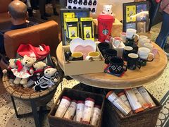 零售区-星巴克臻选(广州沙面店)