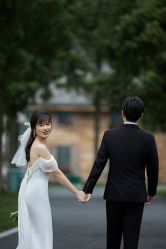 -喜爱高定婚纱摄影
