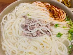 -亮亮面馆(经六路店)