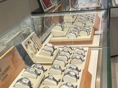 -亨吉利世界名表中心(砂之船奥莱店)