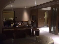 -上海滴水湖皇冠假日酒店