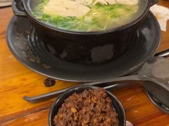 -丽虹云南过桥米线(兴工街店)