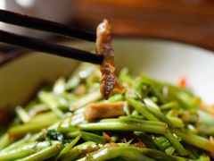 鲜肉炒西芹-雪霁山庄·合肥地标老字号
