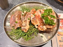 -草家酱蟹炭火烤肉店(珲春南路二店)