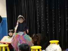 -猴有戏教育戏剧·音乐剧·主持口才·演讲朗诵辩论(环球港华师大校区)
