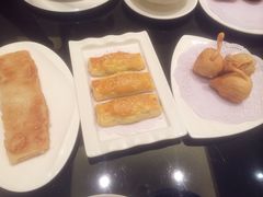 煎薄撑、叉烧酥、天鹅酥-亢龙太子酒轩(东湖店)