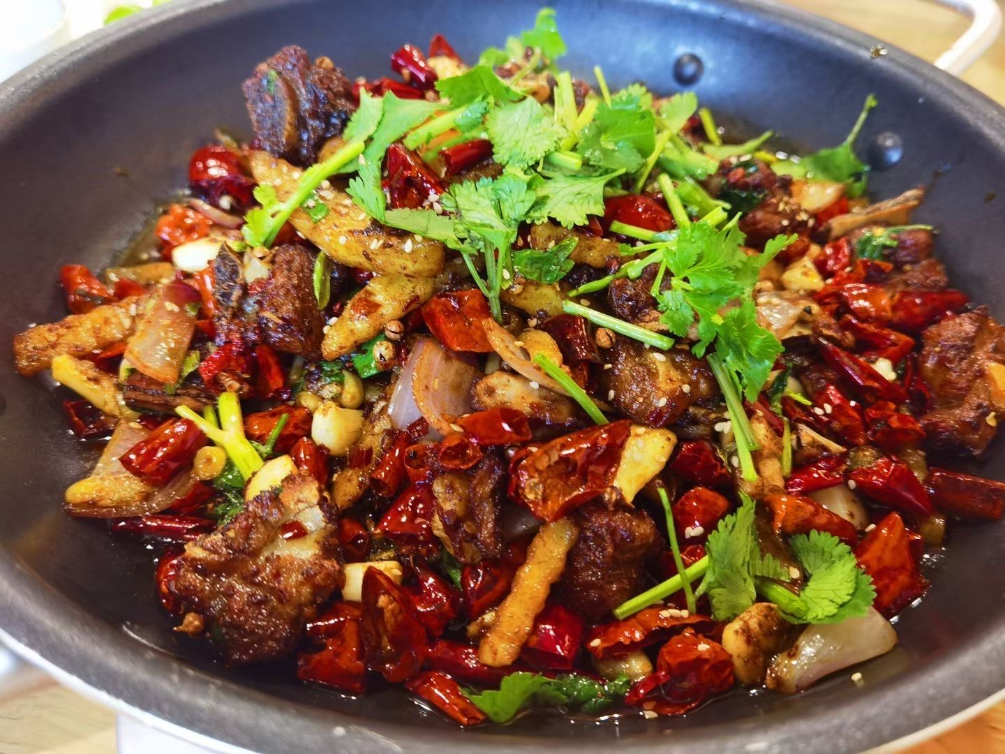 香辣干锅排骨,满足我的吃货胃