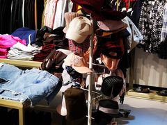 -URBAN REVIVO(北京斯普瑞斯奥特莱斯店)