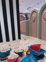 -奈尔宝家庭中心·亲子早教·派对餐厅(北京东坝万达店)