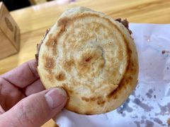 -闫家驴肉火烧(五四店)