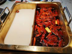 -尚尚仙·酸汤猪手·猪肚鸡火锅(华联万柳购物中心店)