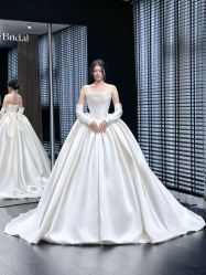 点击看大图 -Renee芮亦婚纱