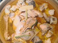 花雕酒蒸东山土鸡-鱼食饭稻·苏浙土菜17年老馆子(平江路店)