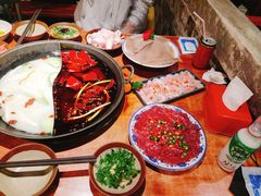 -周小明火锅(黑金冠社区店)