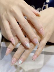 -桃色美甲沙龙