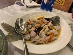 特色水煮无骨鲫鱼-酌宴府The China Club·广州万富希尔顿酒店(云城东路店)