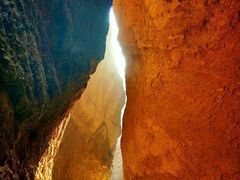 -天山神秘大峡谷