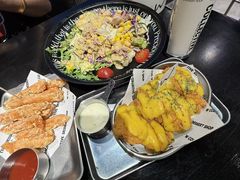 -W COLLECTIVE  DESSERT SHOP