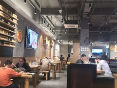 大堂-管氏翅吧(国展店)