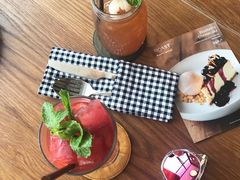 -ROAST coffee & eatery