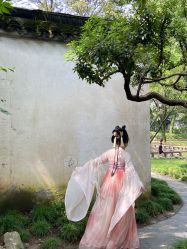 -一揽芳华汉服旗袍体验馆(拙政园店)
