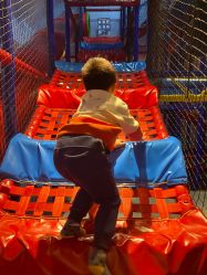 -动力星球家庭亲子游乐中心