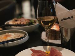 -wineapp葡萄酒餐吧(外滩金融中心店)
