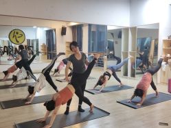 -静待花开瑜伽尊巴会馆