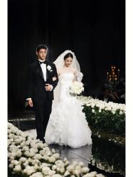 点击看大图 -Renee芮亦婚纱